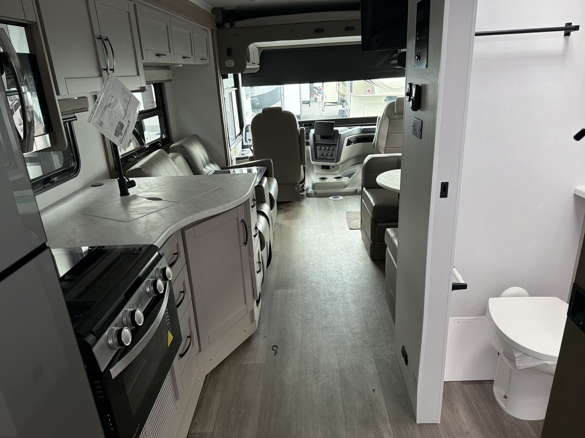 2027 Entegra Coach Vision 29S - Image 28