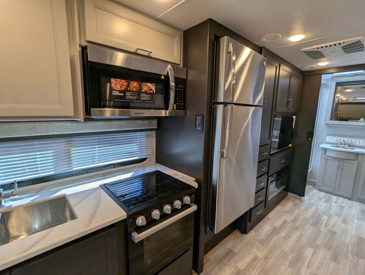 2026 Thor Motor Coach Omni Trail S29 - Image 18