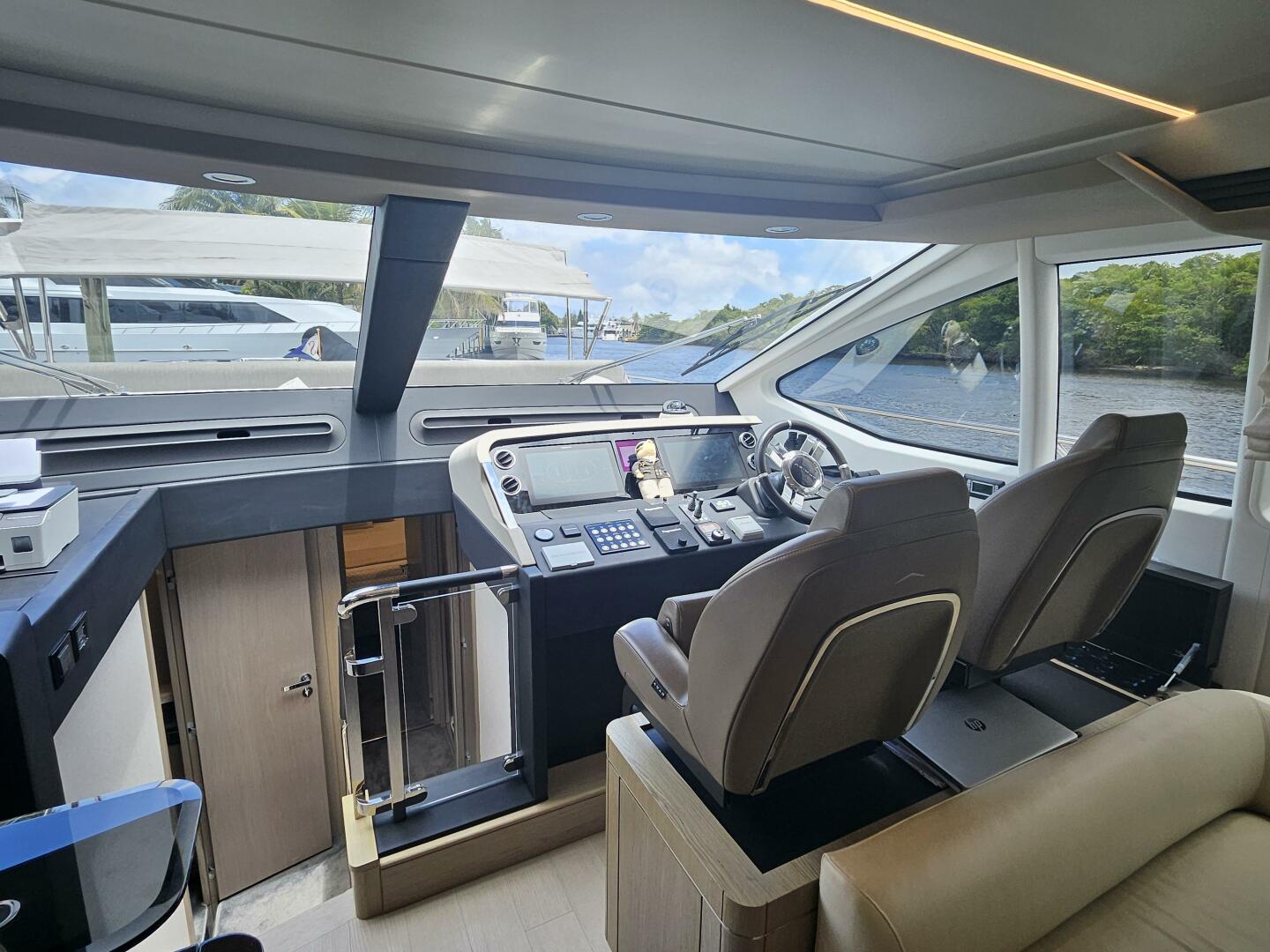 2022 Azimut 66 - Image 30