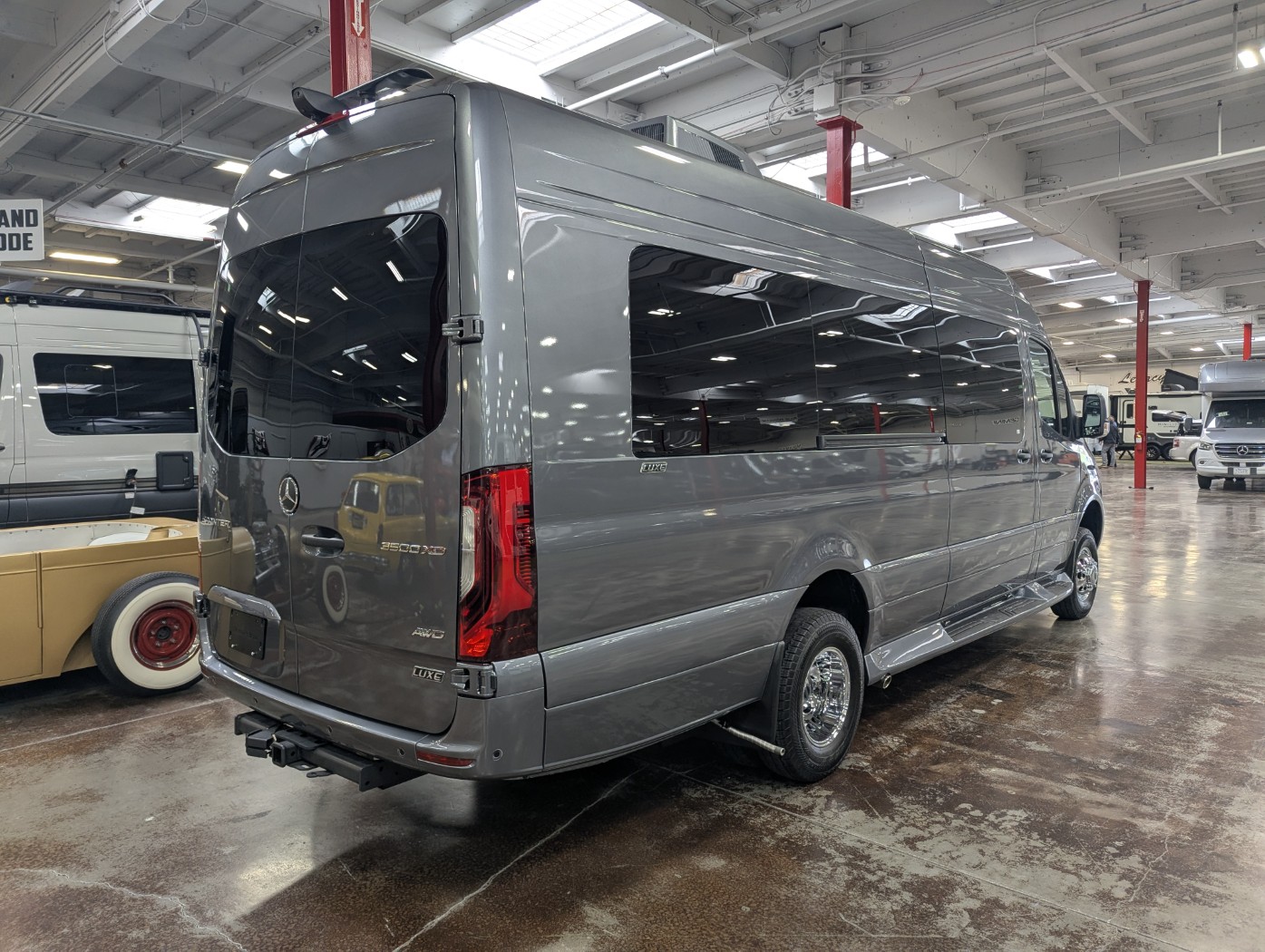 2027 Midwest Automotive Designs Luxe Cruiser - Image 7