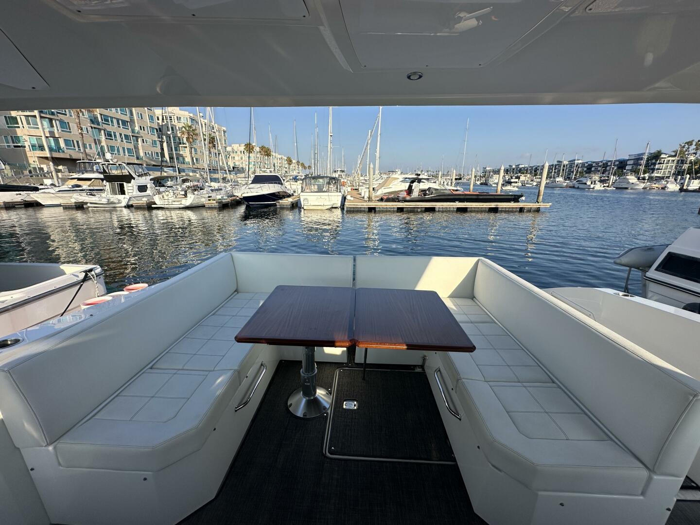 2017 Cruisers Yachts 390 Express Coupe - Image 61