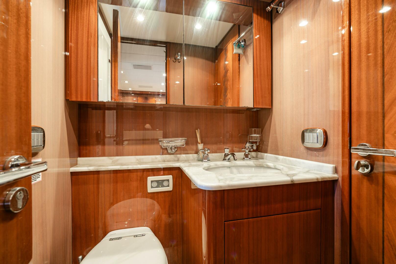 2010 Leopard Leopard 27 Sport - Image 38