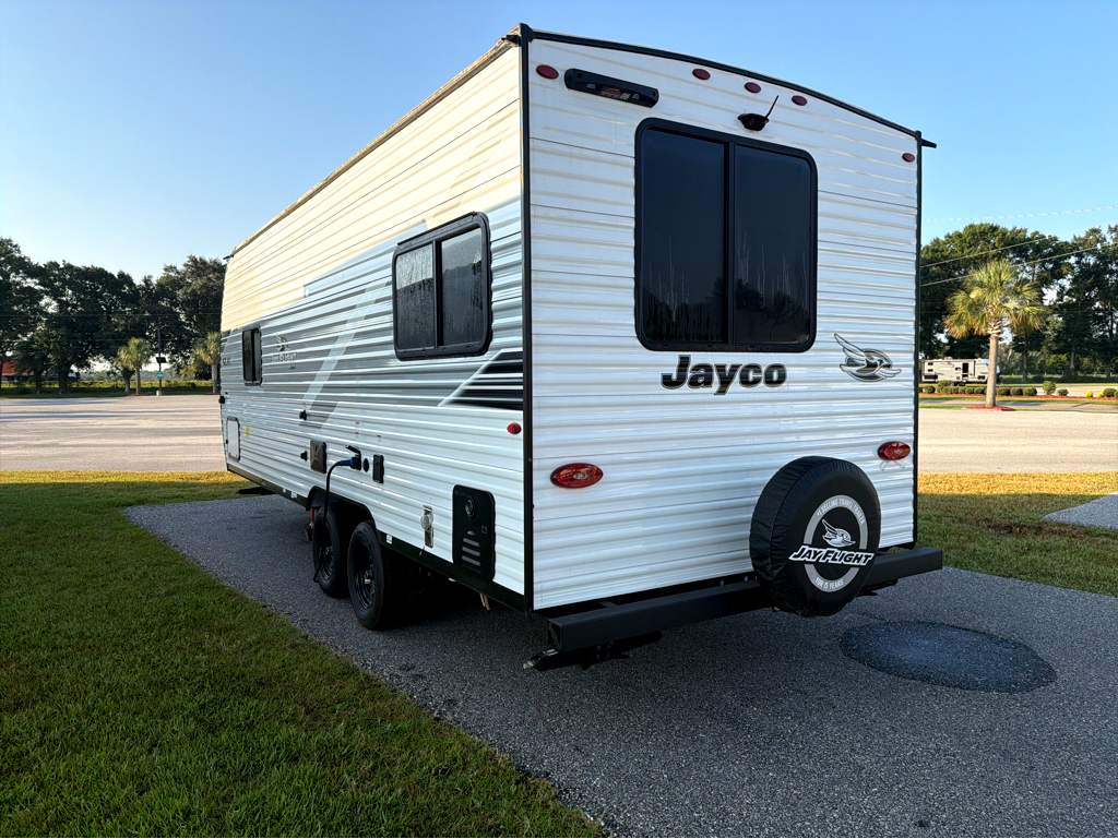 2025 JAYCO JAY FLIGHT SLX 210QB - Image 4