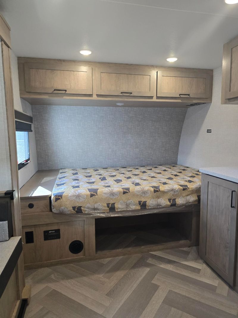 2026 Ember RV E-Series 18FBE - Image 16
