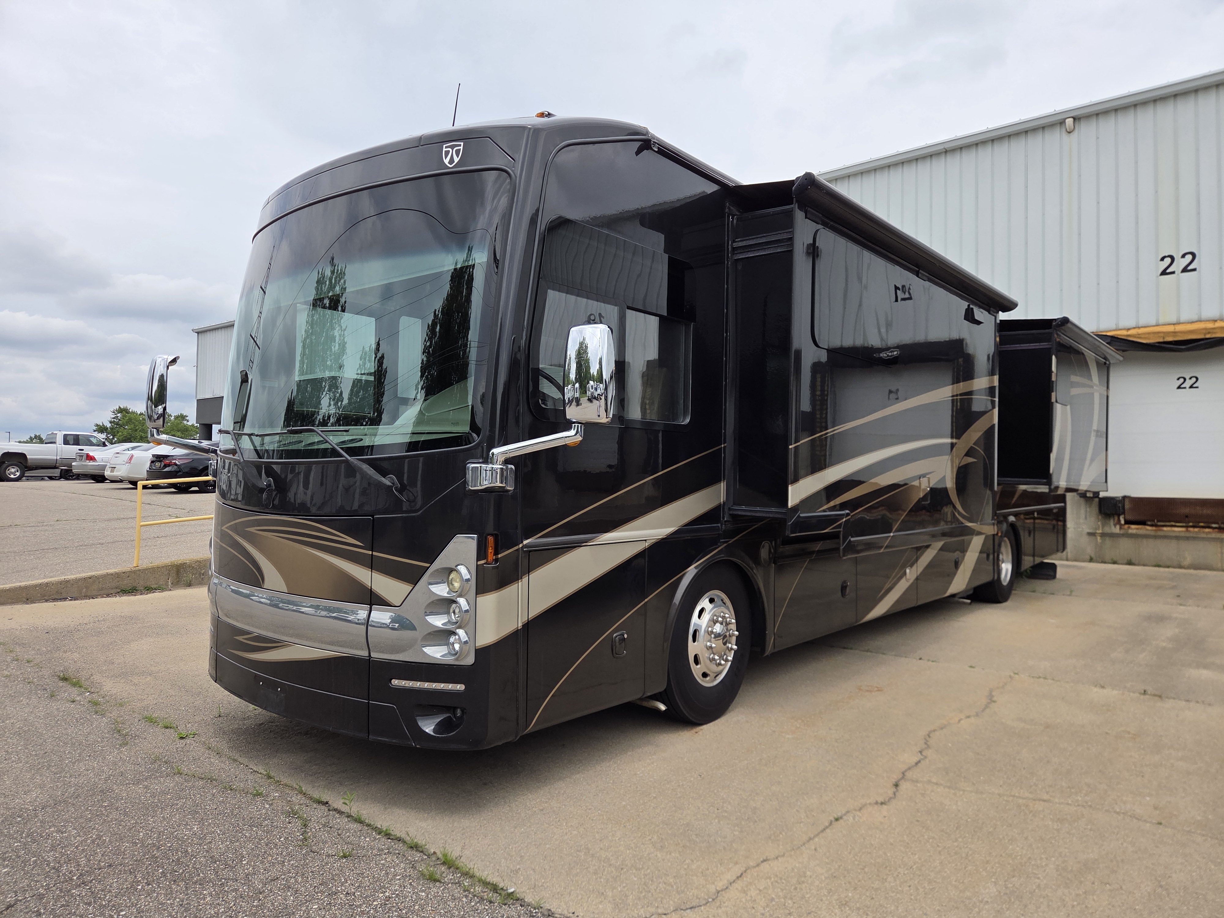 2015 Thor Motor Coach Tuscany 40KQ - Image 4