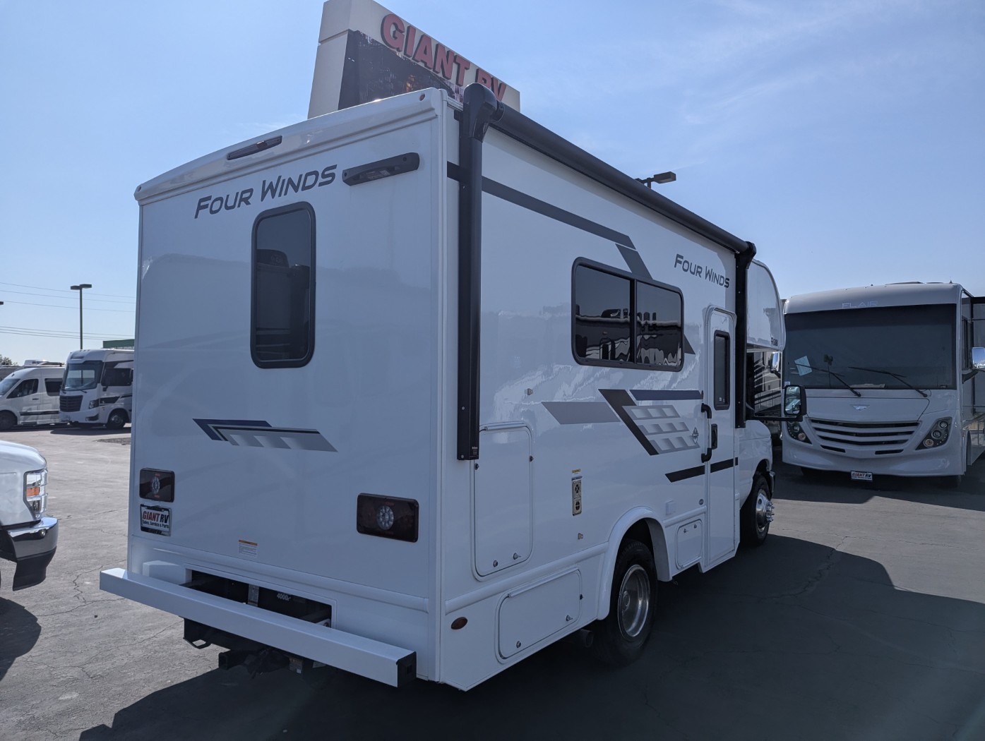 2026 Thor Motor Coach Four Winds 19X - Image 5