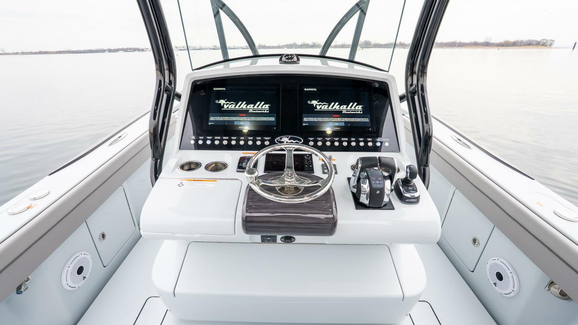 2023 Valhalla Boatworks V-33 - Image 21