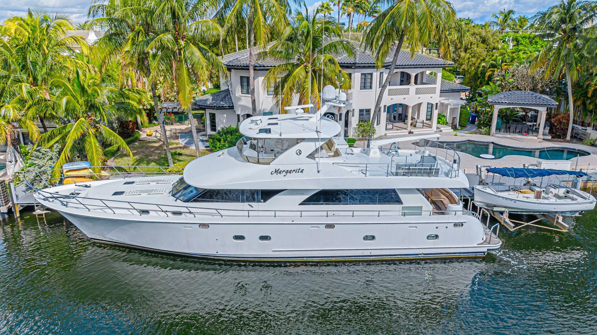 2010 Ocean Alexander 74 Motoryacht - Image 3