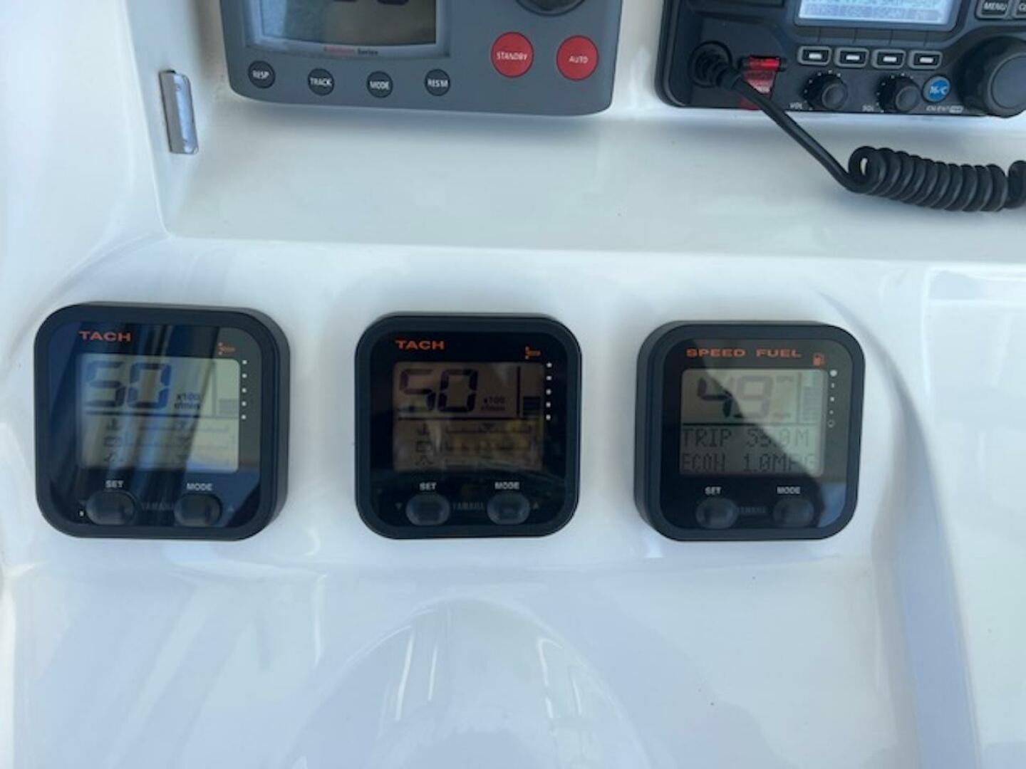 2008 Spectre 34 Center Console - Image 22