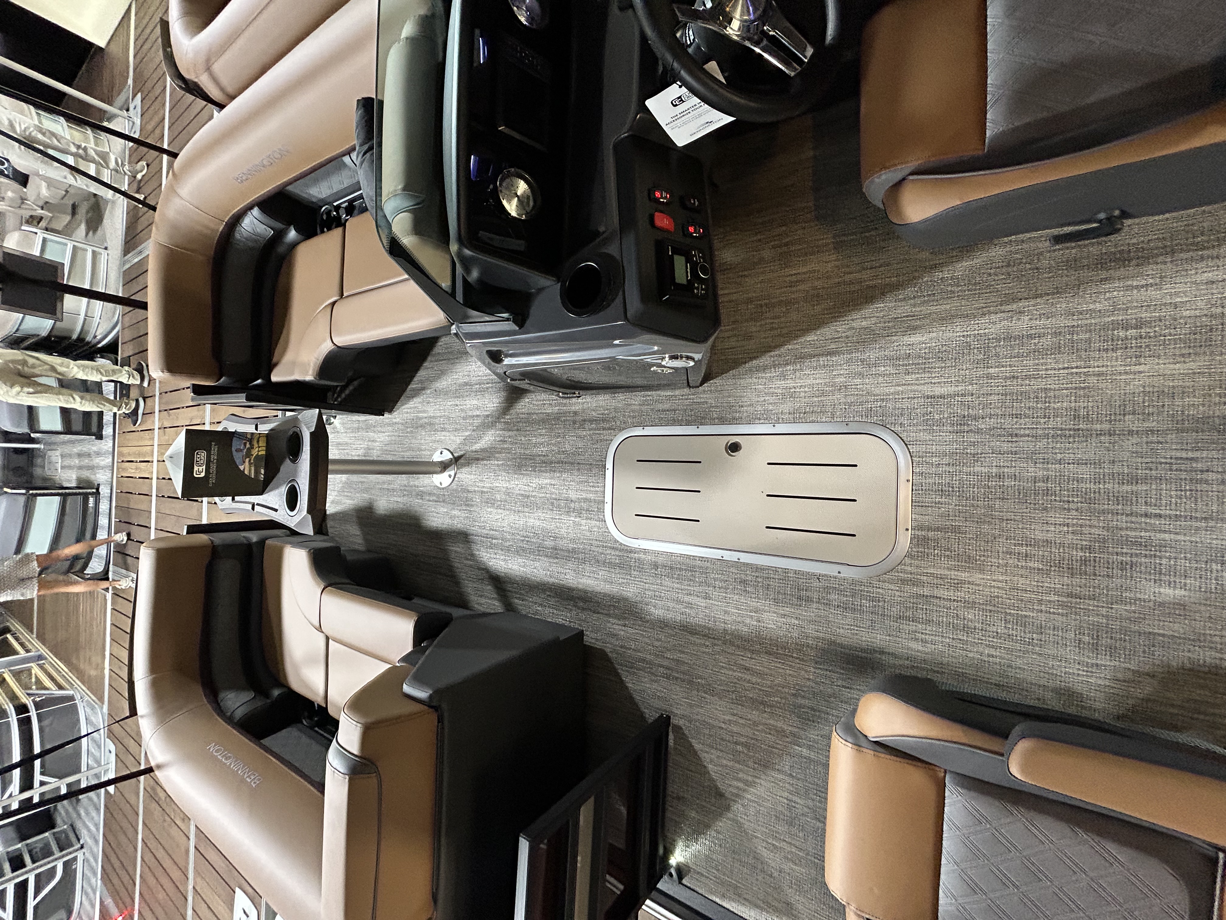 2027 Bennington 22 S Stern Radius - Quad Bench Luxe - Image 4