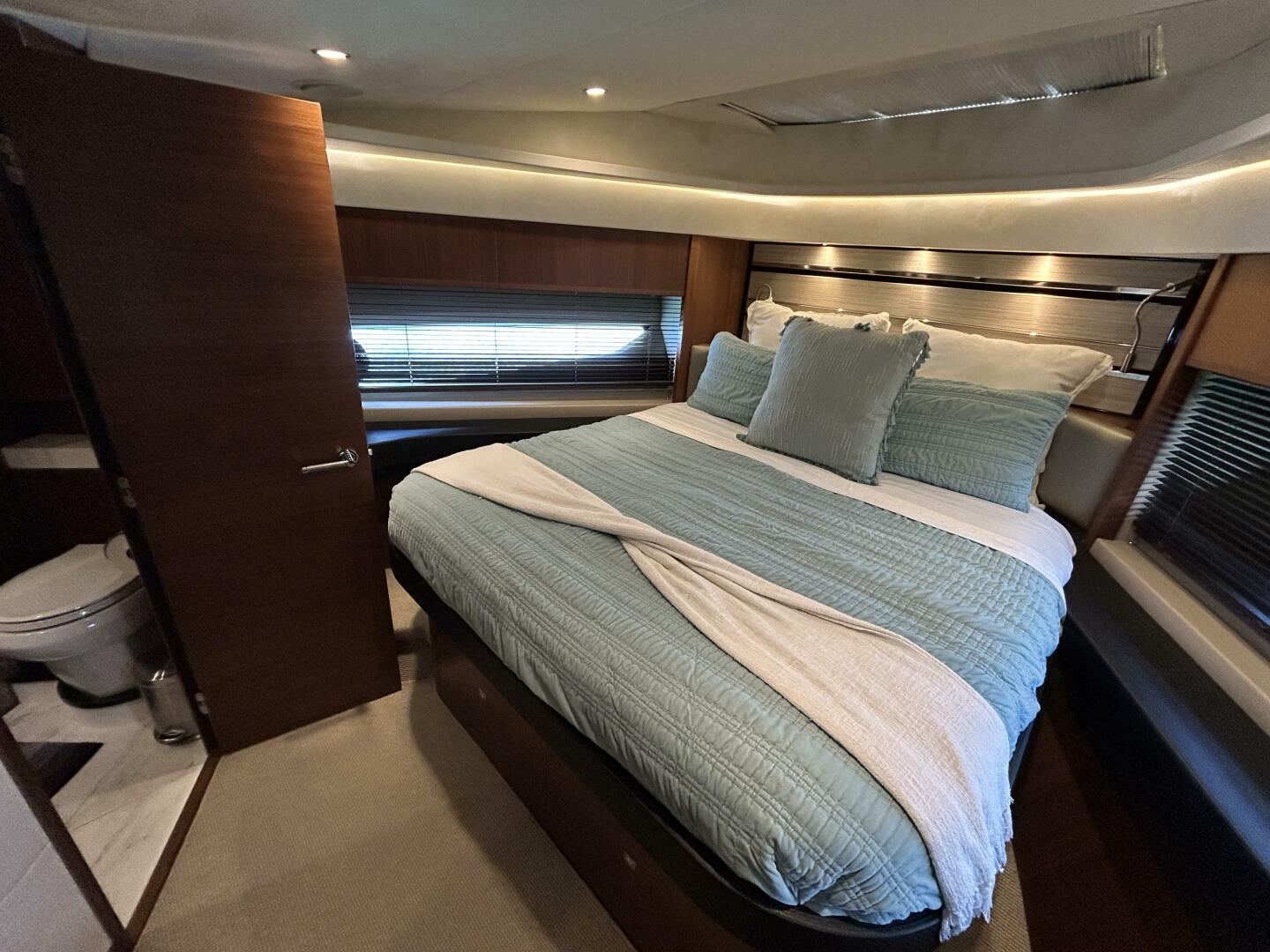 2014 Princess S72 - Image 27