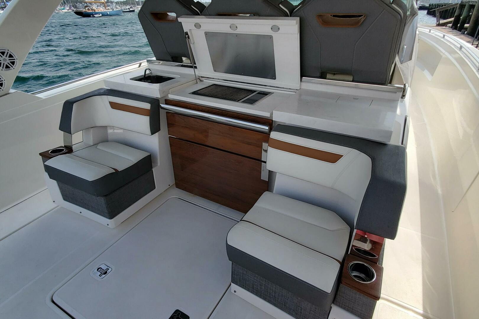 2021 TIARA YACHTS TIARA YACHTS 38 LS Base - Image 15