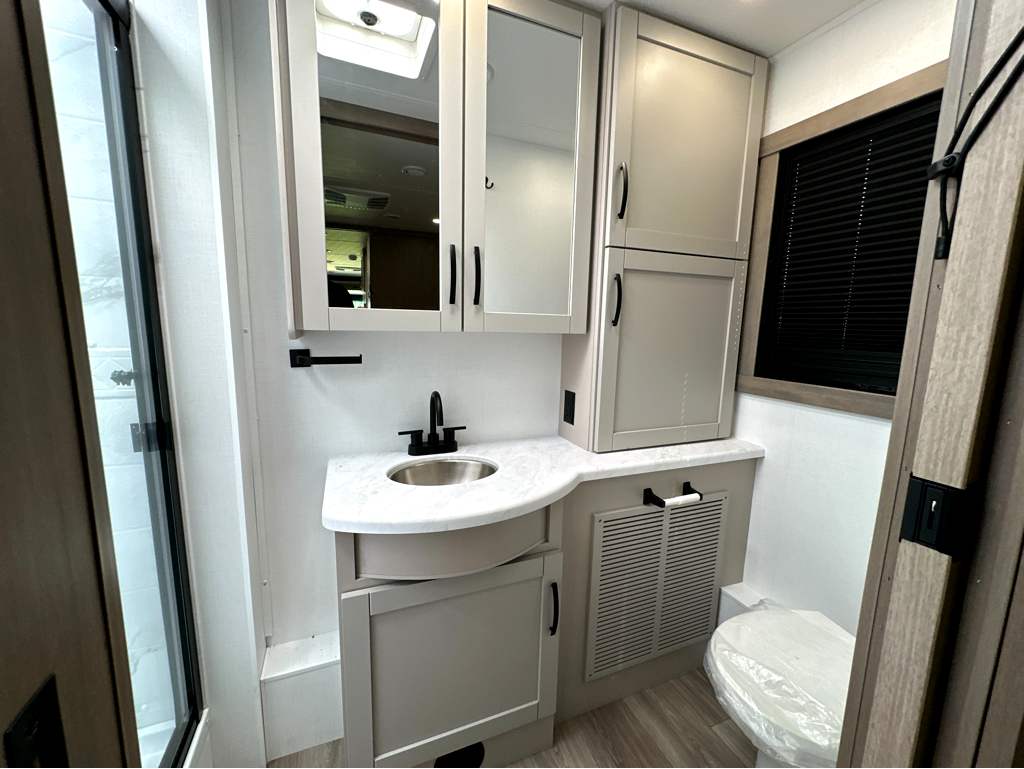 2027 ENTEGRA COACH VISION XL 36C - Image 18