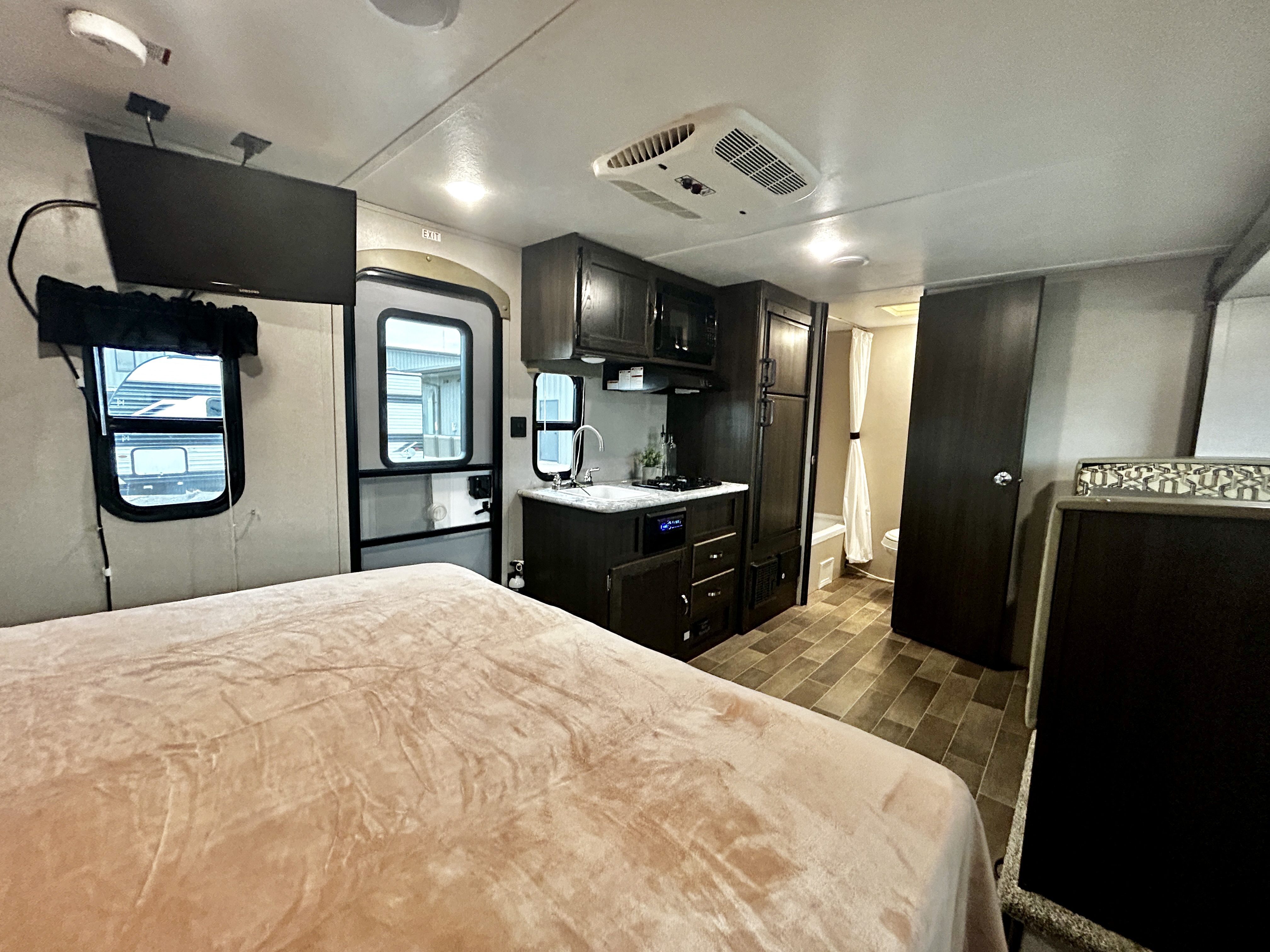 2019 Keystone Springdale Mini 1790FQ - Image 17
