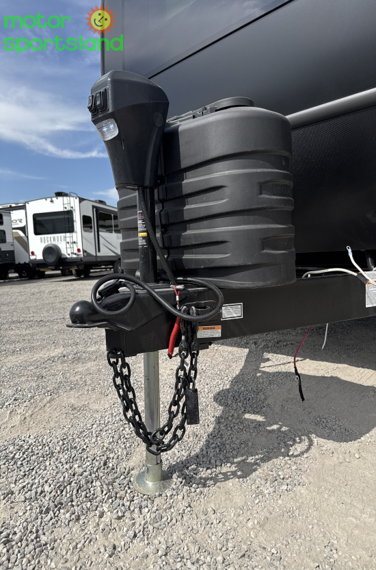 2026 Winnebago Thrive 24RKS - Image 9
