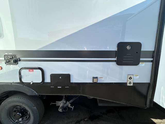 2026 CHEROKEE TIMBERWOLF 39DKBL - Image 6