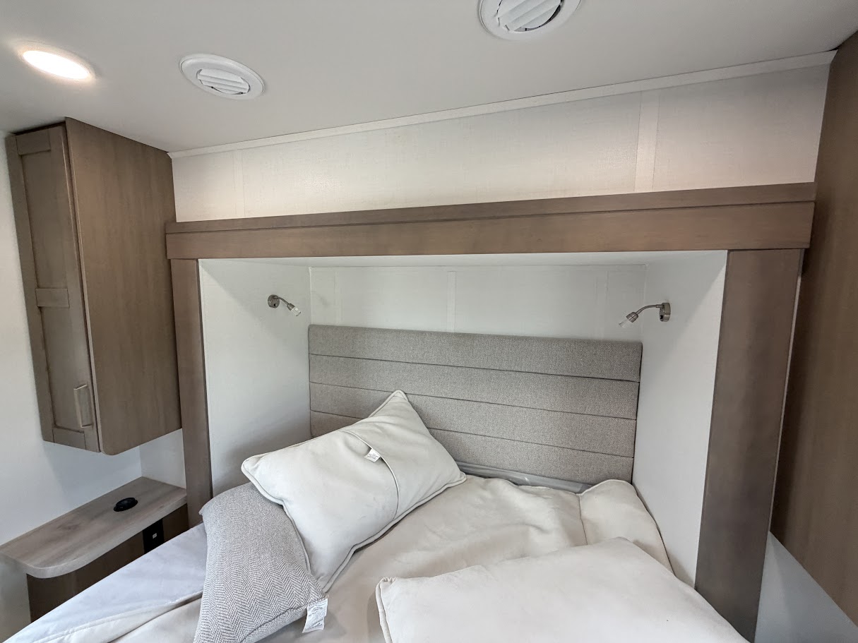 2027 JAYCO GREYHAWK 30Z - Image 40