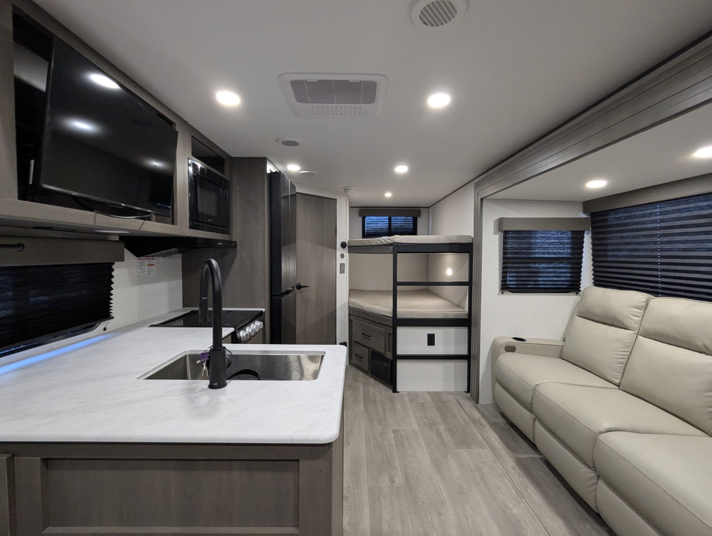2026 Grand Design Transcend XPLOR 23BHX - Image 13