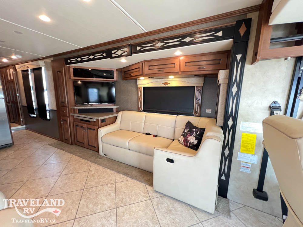 2015 Fleetwood Excursion 35B - Image 19