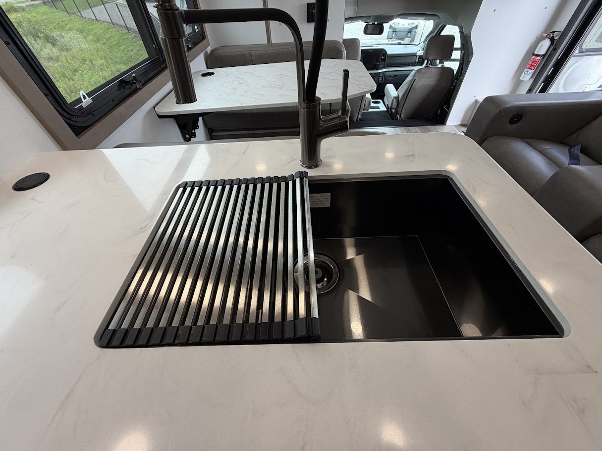 2027 JAYCO GREYHAWK XL 32U - Image 29
