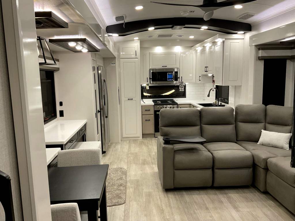 2026 JAYCO PINNACLE 38 FBRK - Image 23