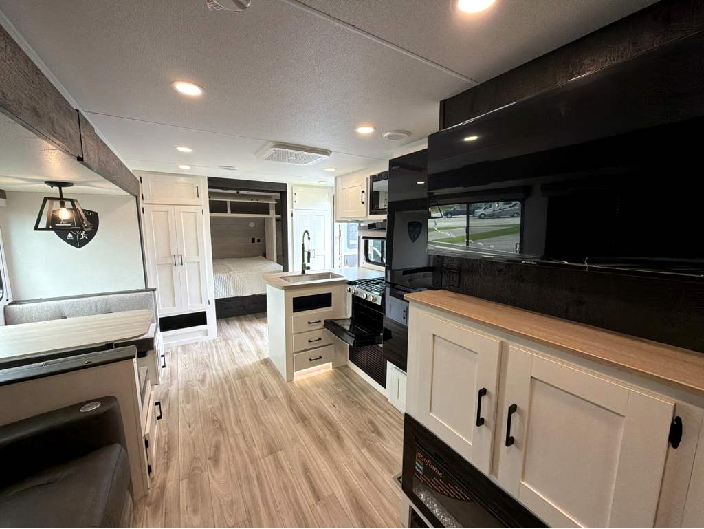 2026 VENTURE RV SIENNA 281VQB - Image 22