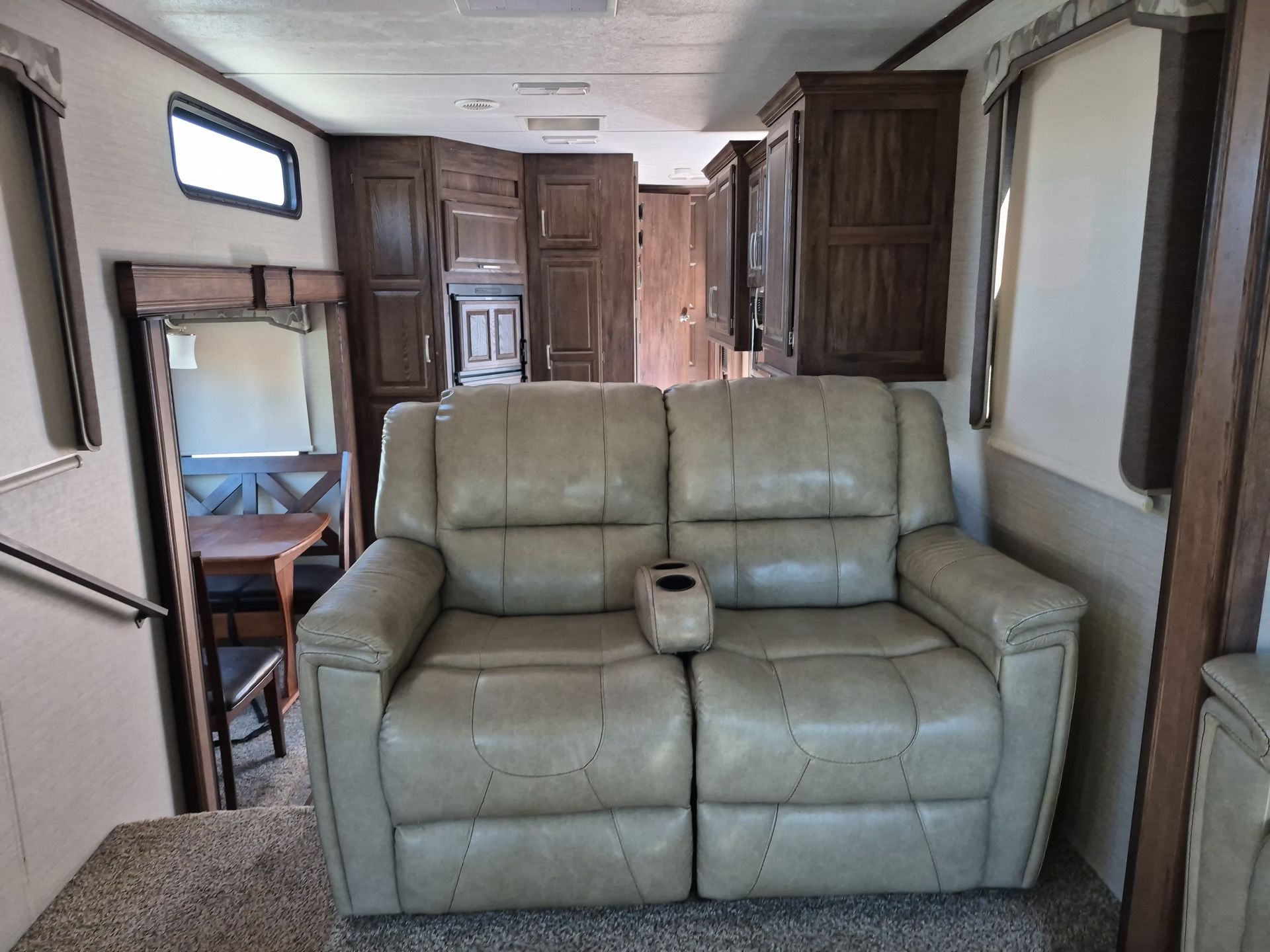 2017 Keystone Cougar 326RDS - Image 19