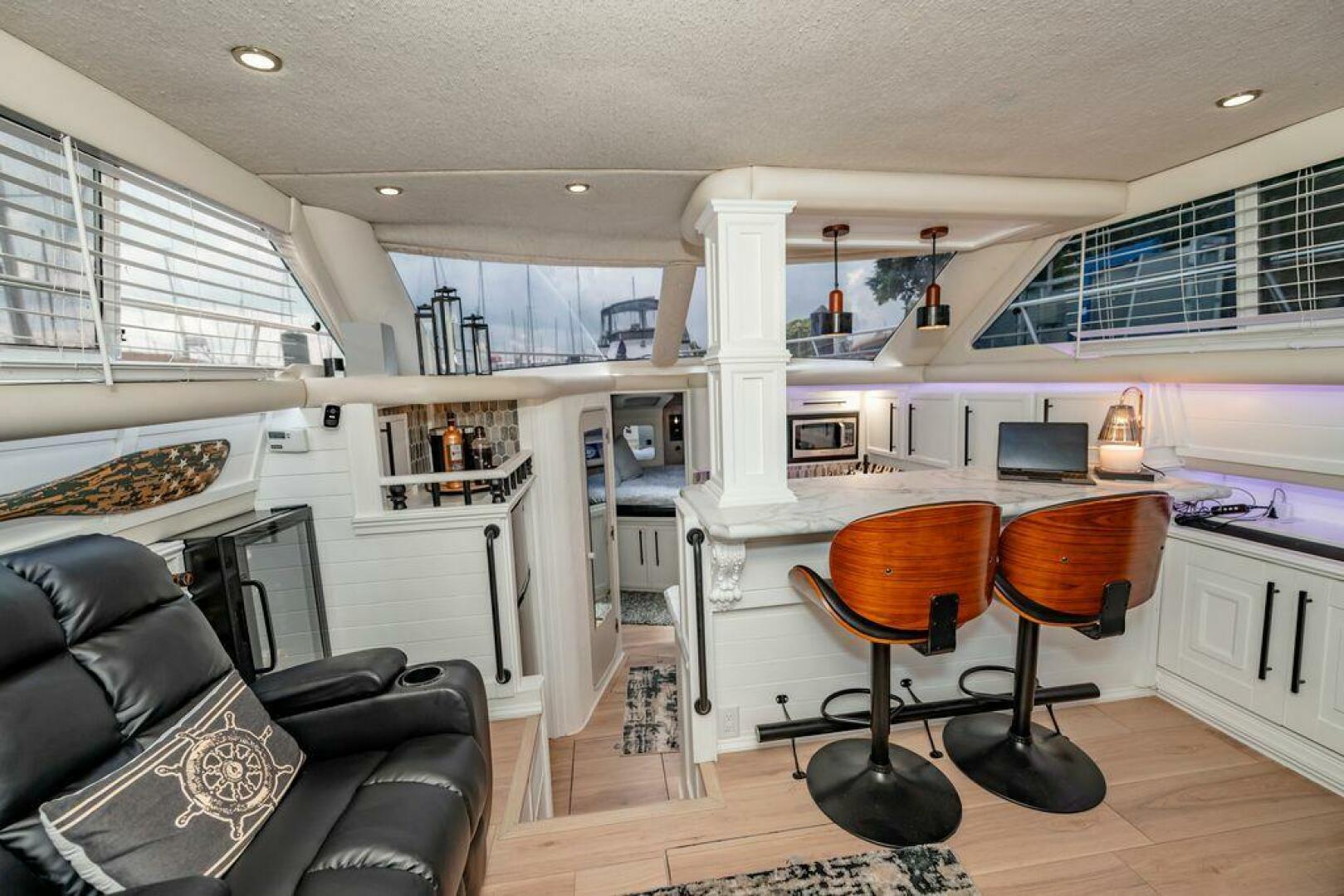 1991 Cruisers Yachts 3850 Aft Cabin - Image 23