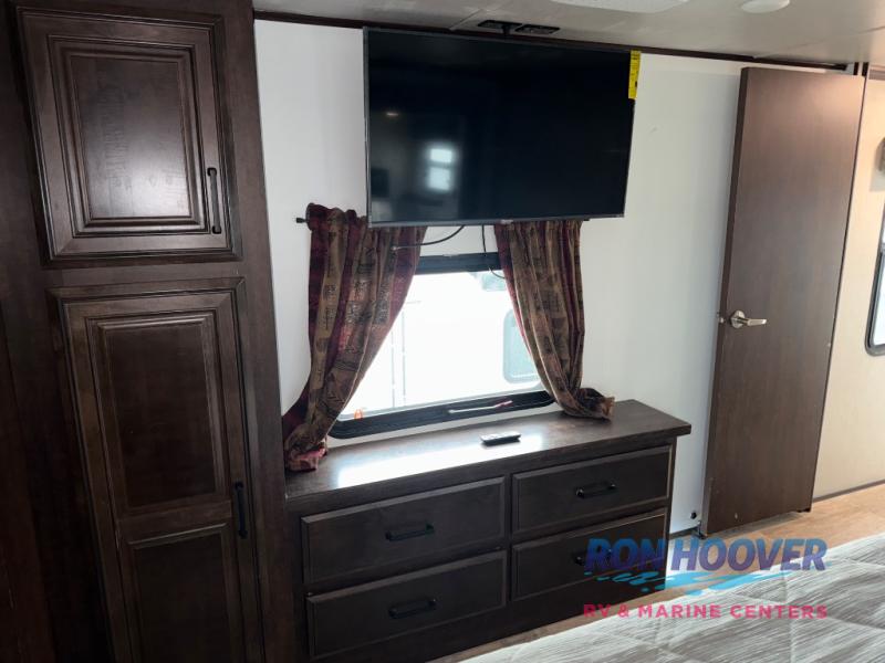 2019 HEARTLAND 3925MLP - Image 42