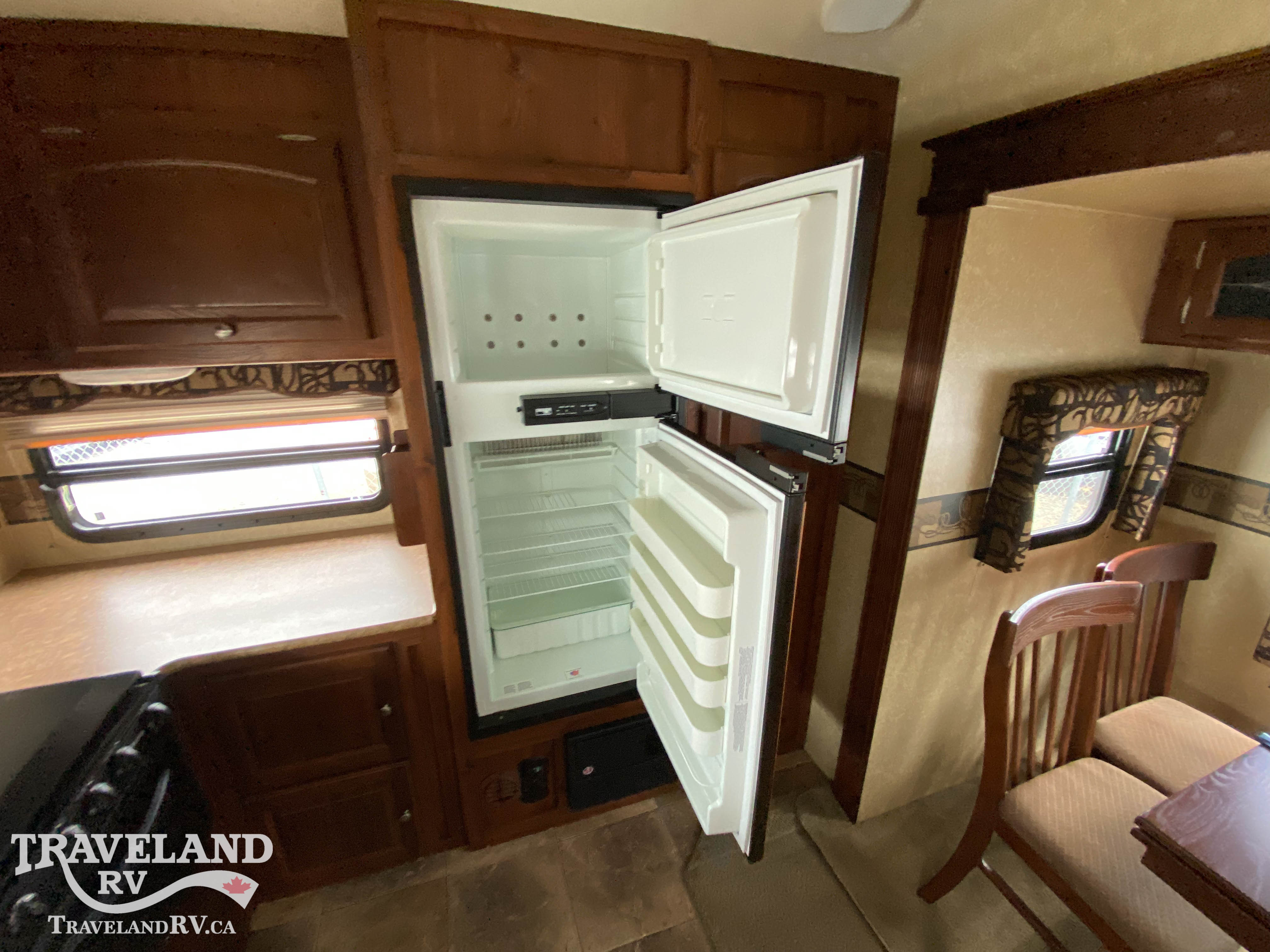 2012 Forest River Rockwood Signature Ultra Lite 8280WS - Image 10
