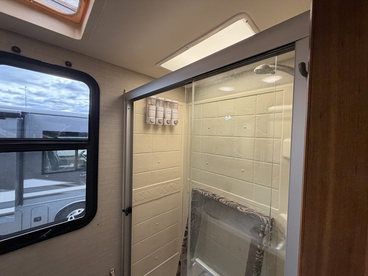 2017 JAYCO PRECEPT 35S - Image 25