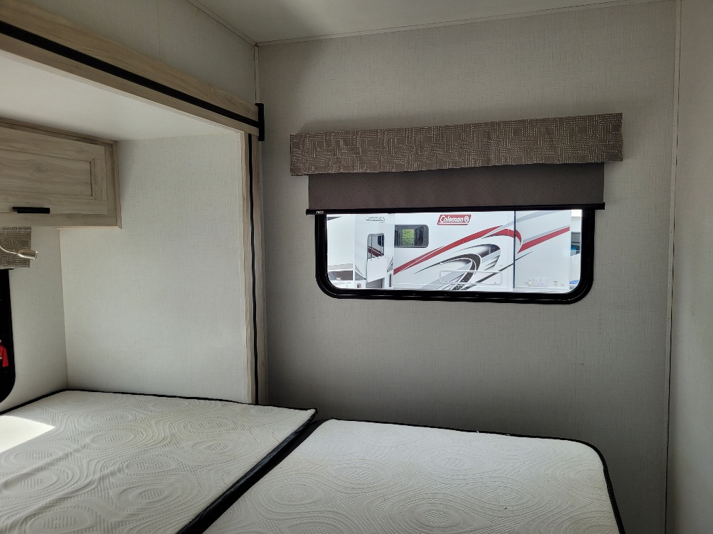 2024 Forest River Sunseeker LE 2550DSLE - Image 16