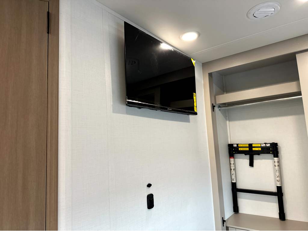 2027 JAYCO GREYHAWK XL 32U - Image 18