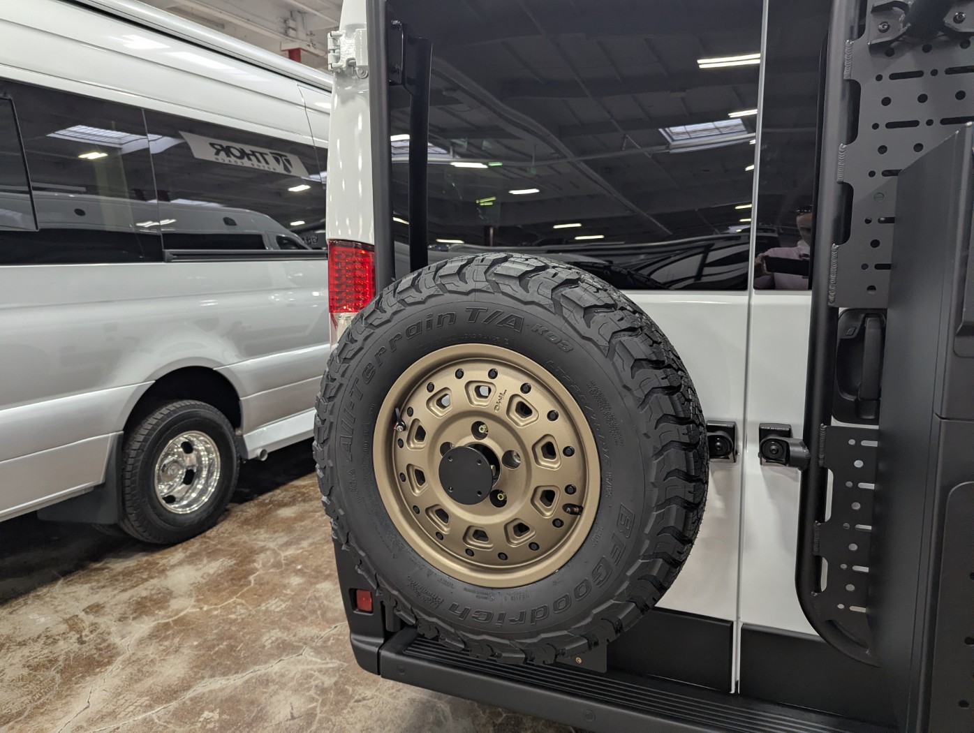 2026 Thor Motor Coach Tellaro Sport 20U - ATH Edition - Image 9