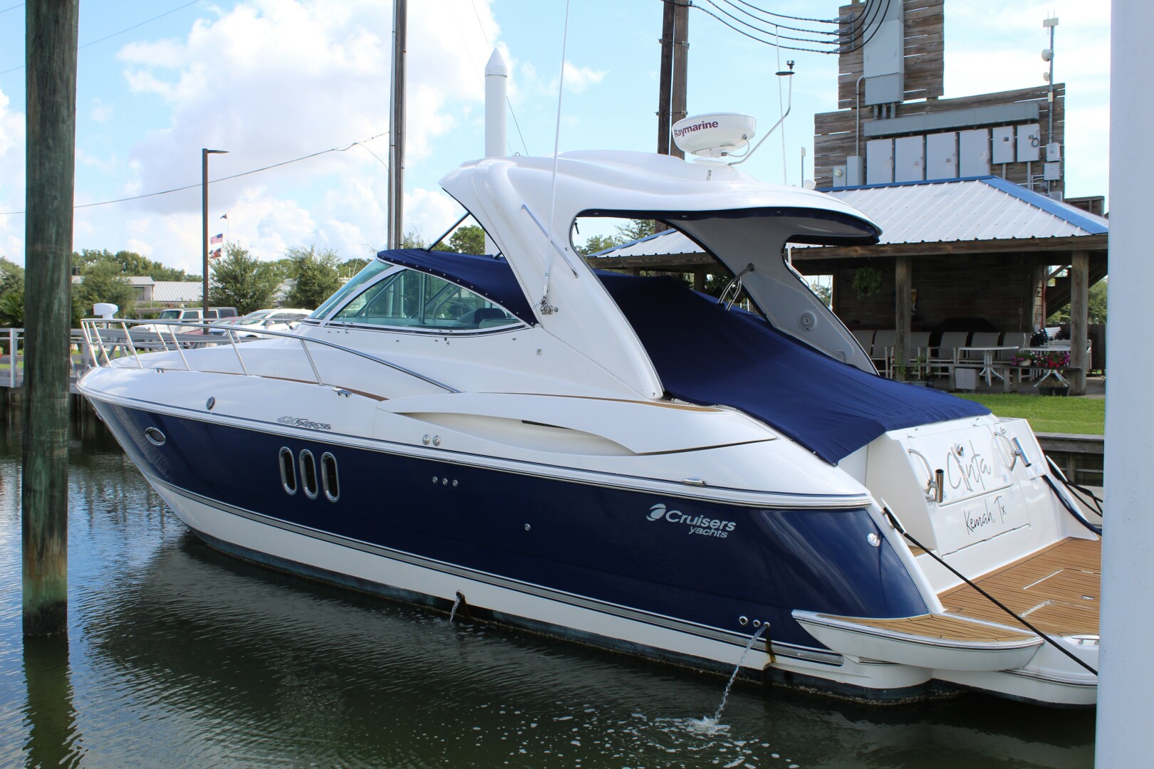 2007 Cruisers Yachts 420 Express - Image 3