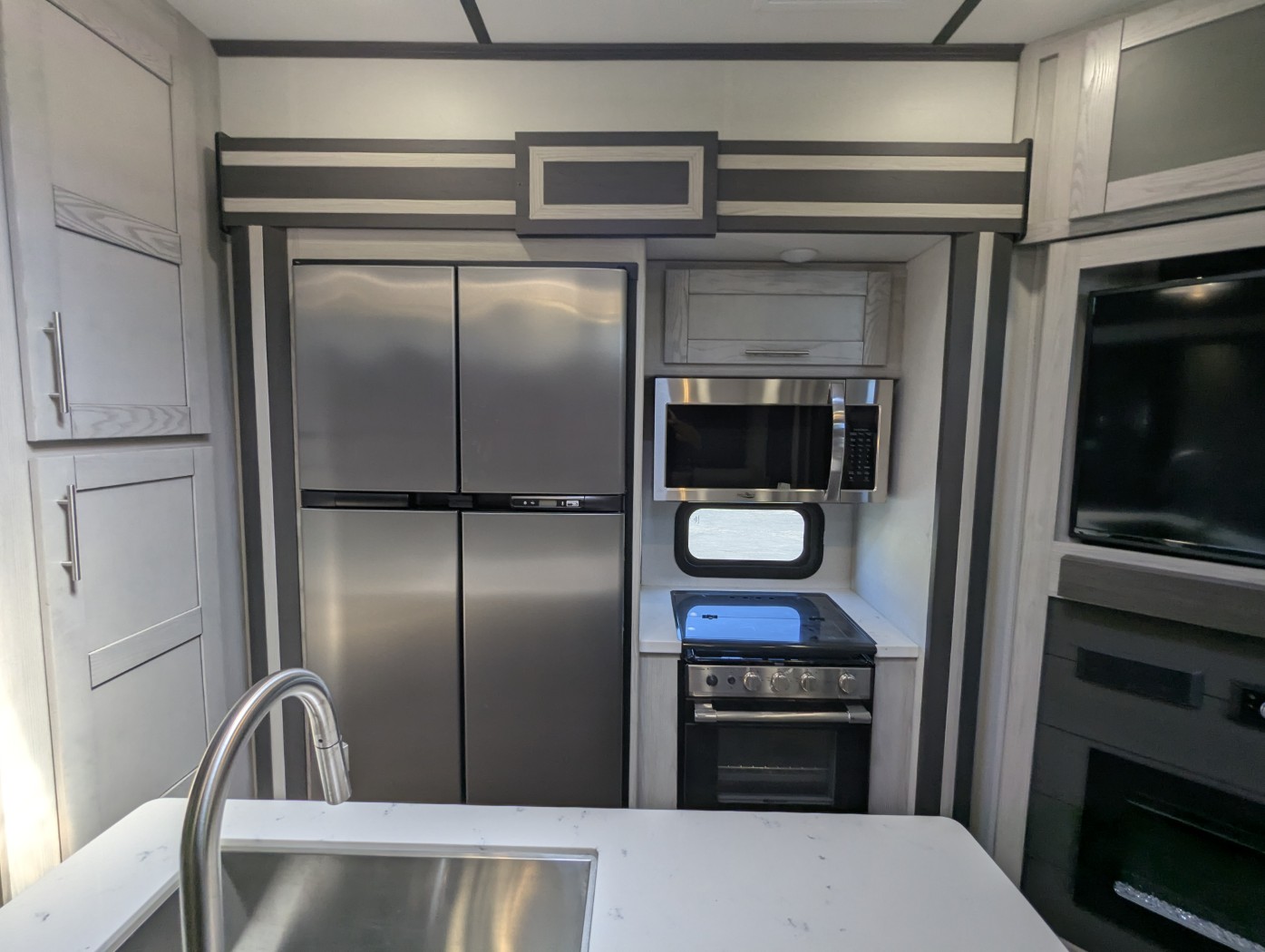 2023 Keystone Fuzion 357 - Image 19
