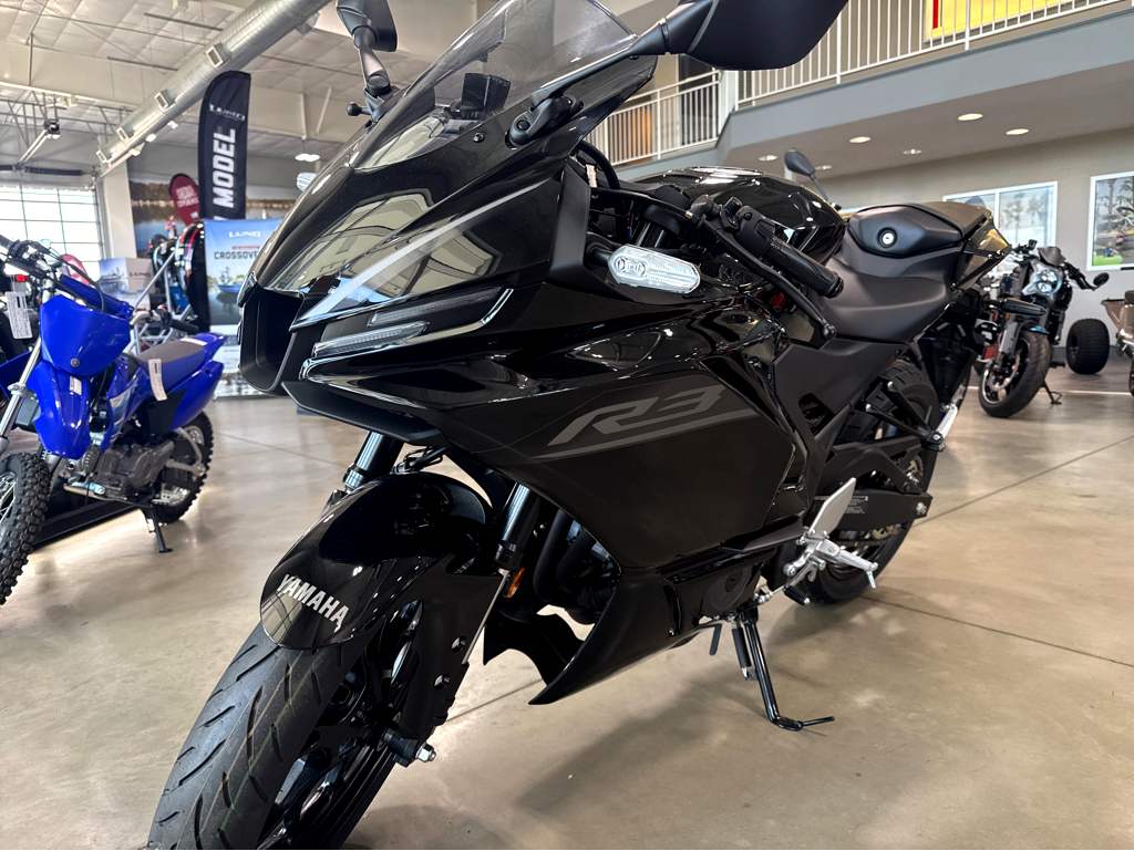 2026 Yamaha YZF-R3 - Image 2