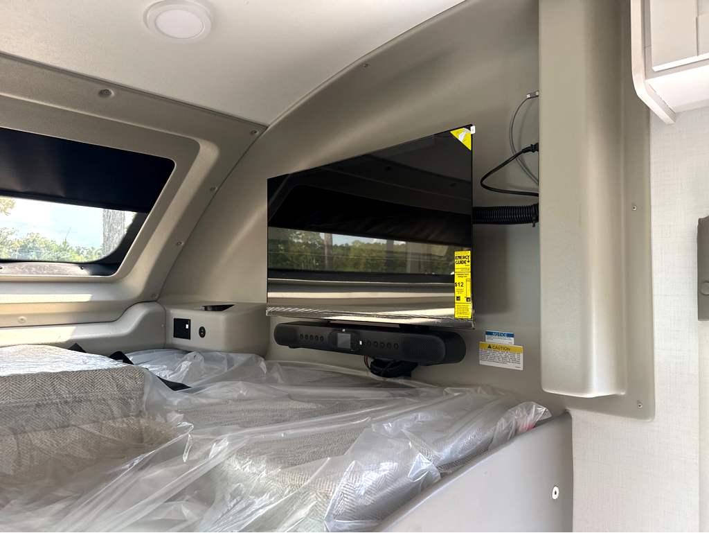 2027 ENTEGRA COACH ODYSSEY 24B - Image 8