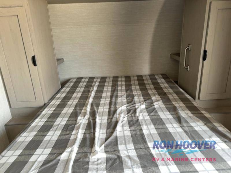 2025 COACHMEN VIKING 25QBH - Image 7