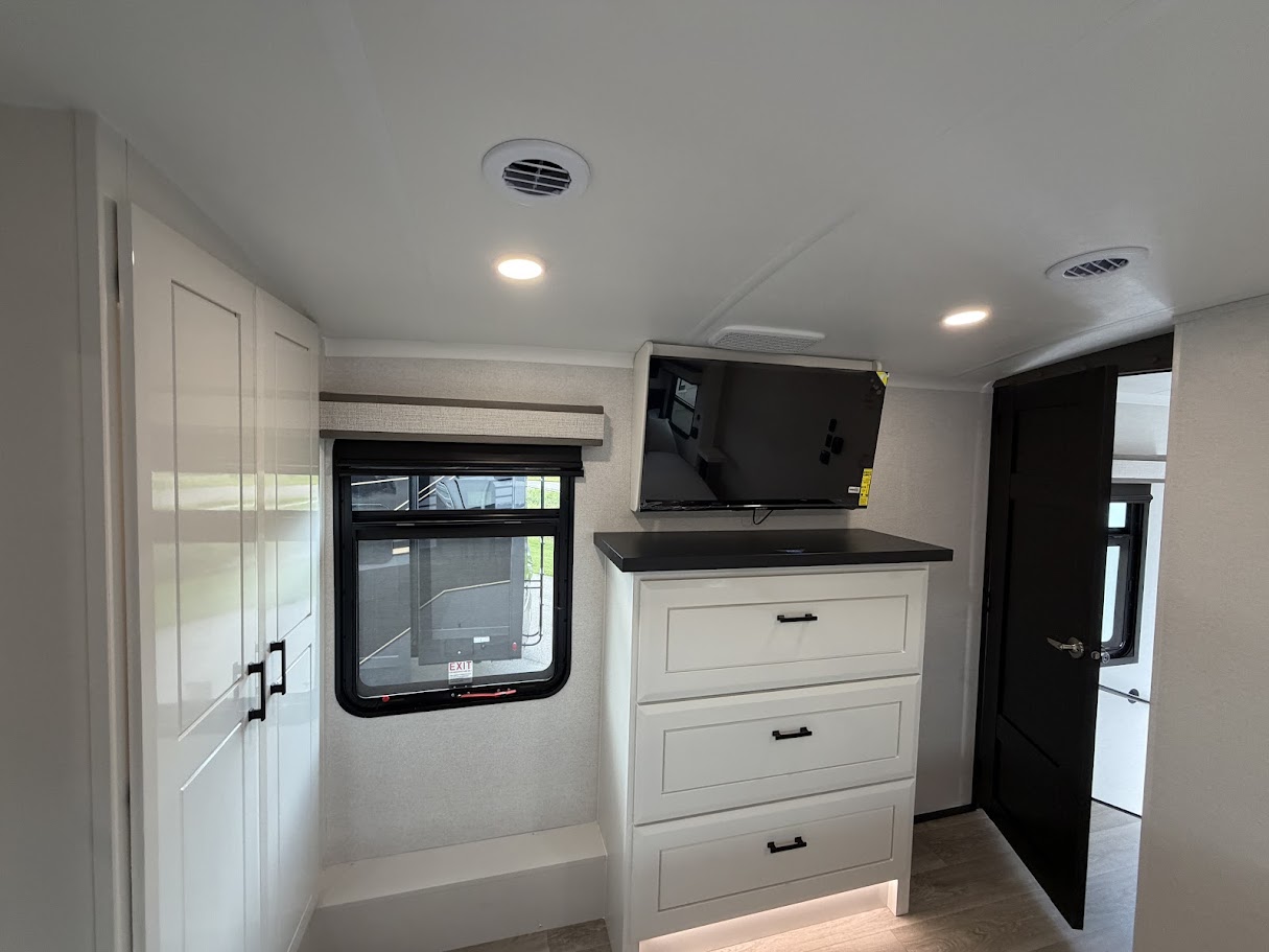 2027 JAYCO PINNACLE 32RLTS - Image 51