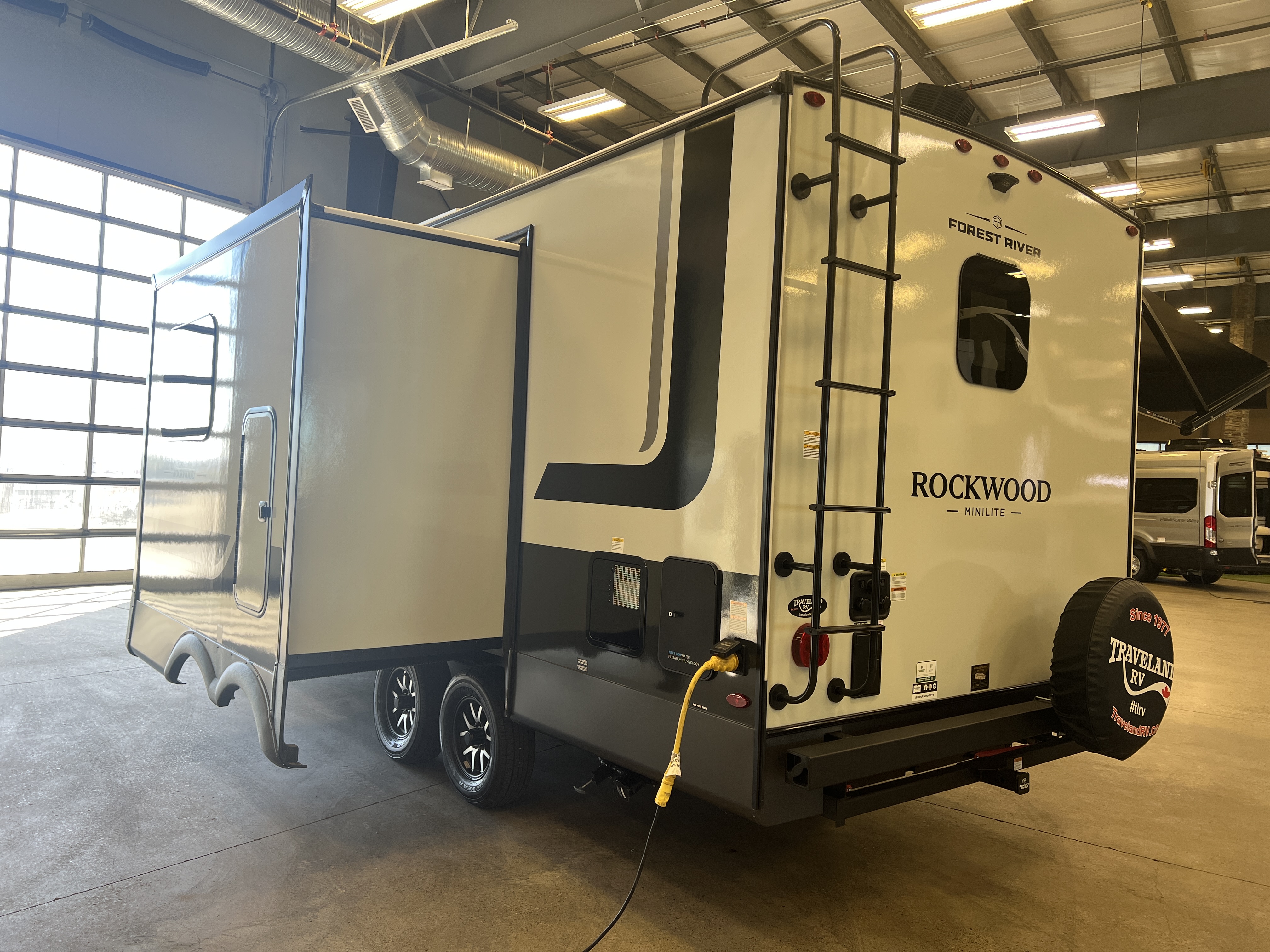 2027 Forest River Rockwood Mini Lite 2213S - Image 6