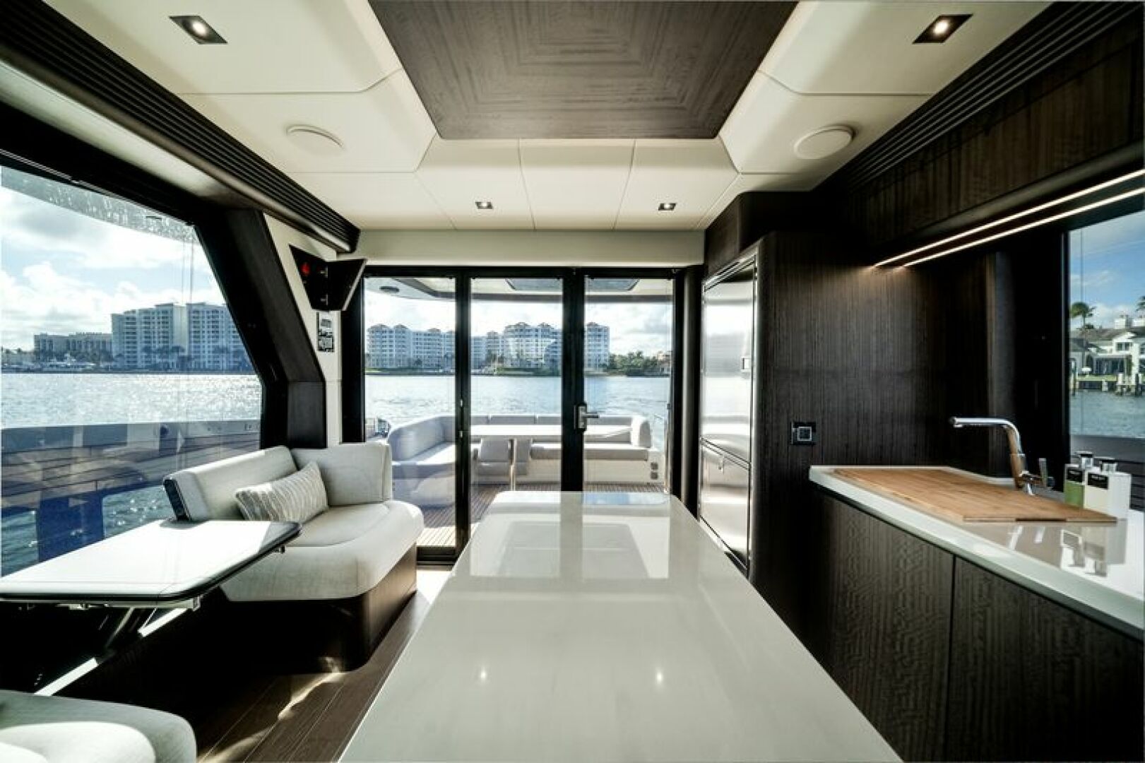 2024 Galeon 560 FLY Base - Image 29