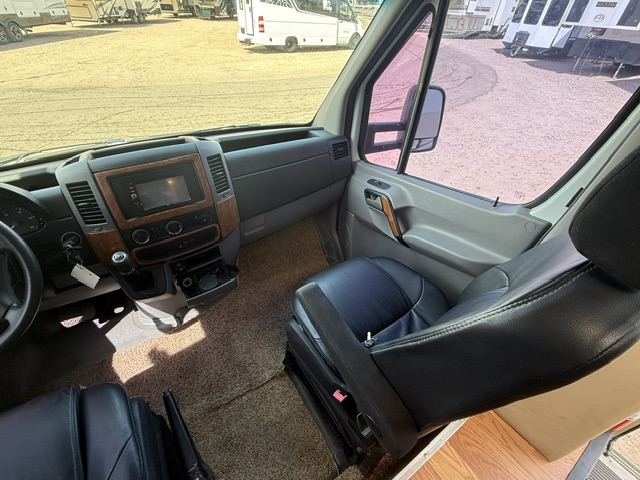 2015 Thor Motor Coach Citation Sprinter 24SR - Image 4