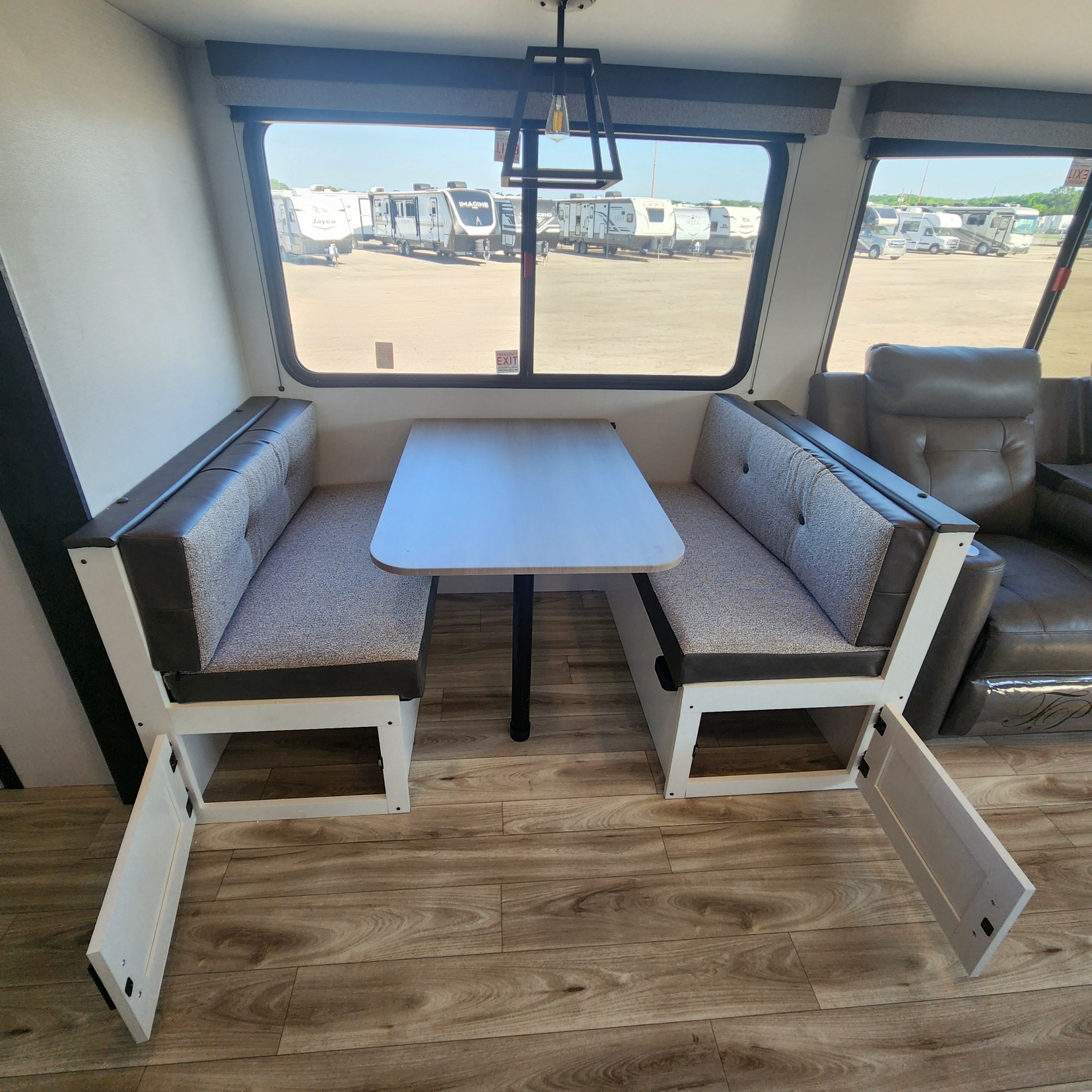 2026 VENTURE RV SIENNA 293VIK - Image 20