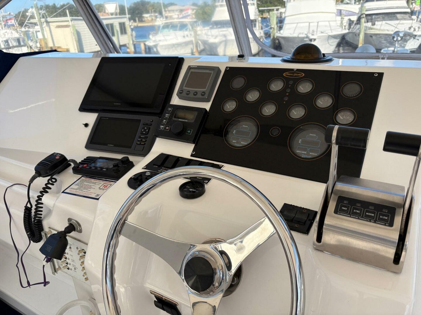 2001 Ocean Yachts 40 Express Bridge - Image 3