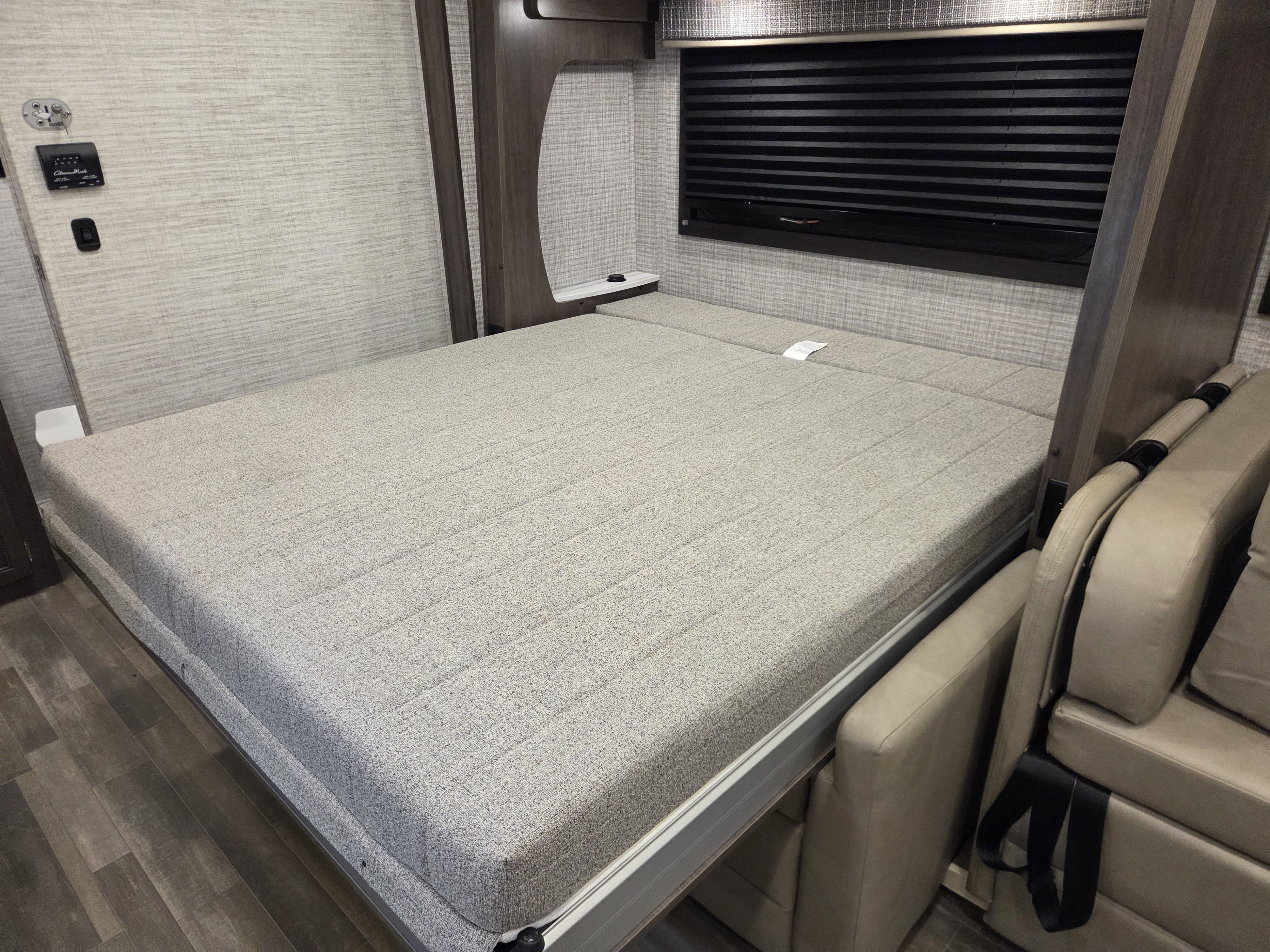 2024 Jayco Melbourne 24R - Image 13