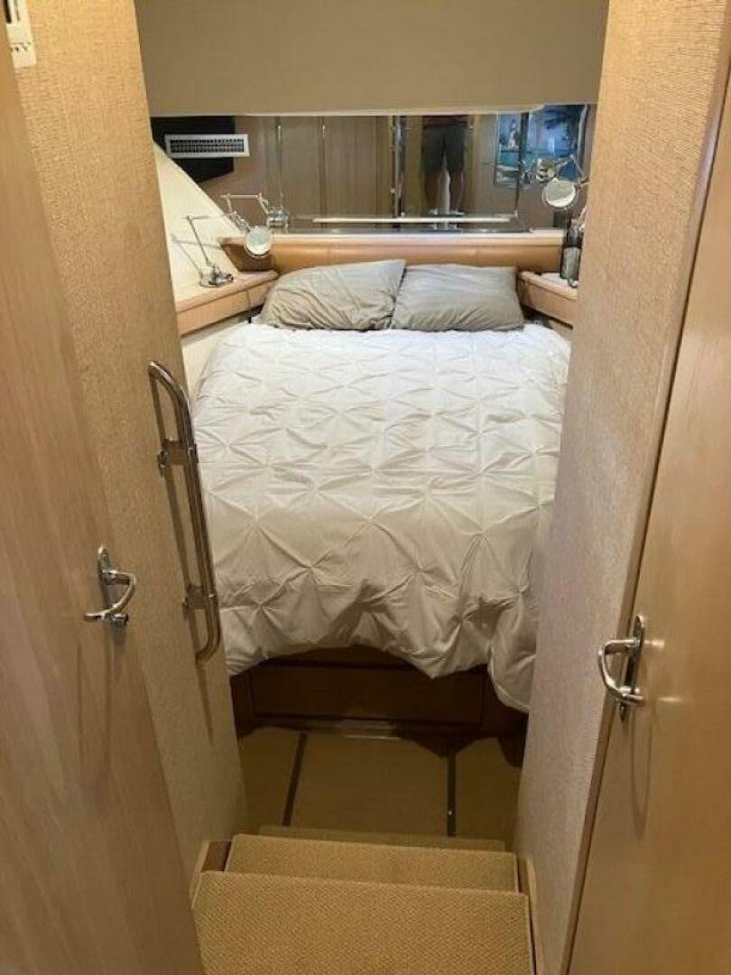 1996 Hatteras Sport Deck - Image 33