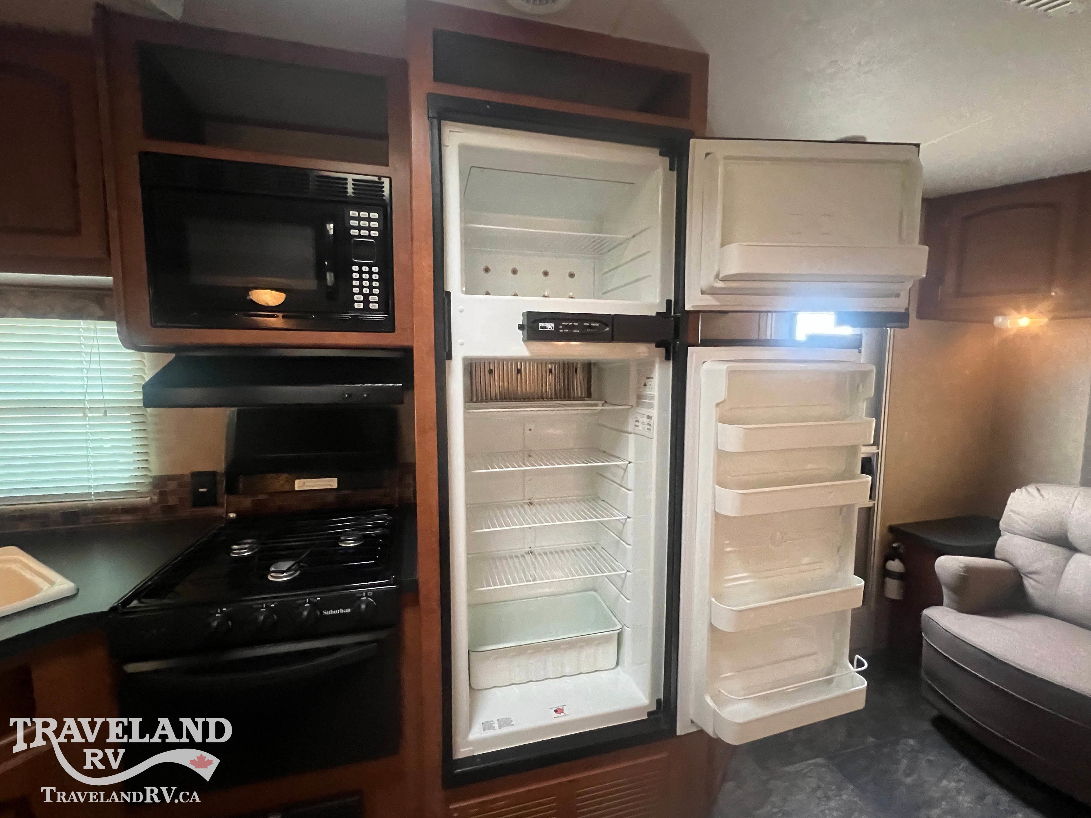 2013 COACHMEN SHASTA REVERE 27RLSS - Image 18
