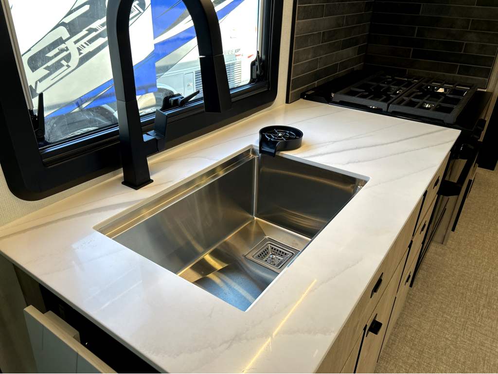 2026 GRAND DESIGN LINEAGE SERIESF 31ZW - Image 20