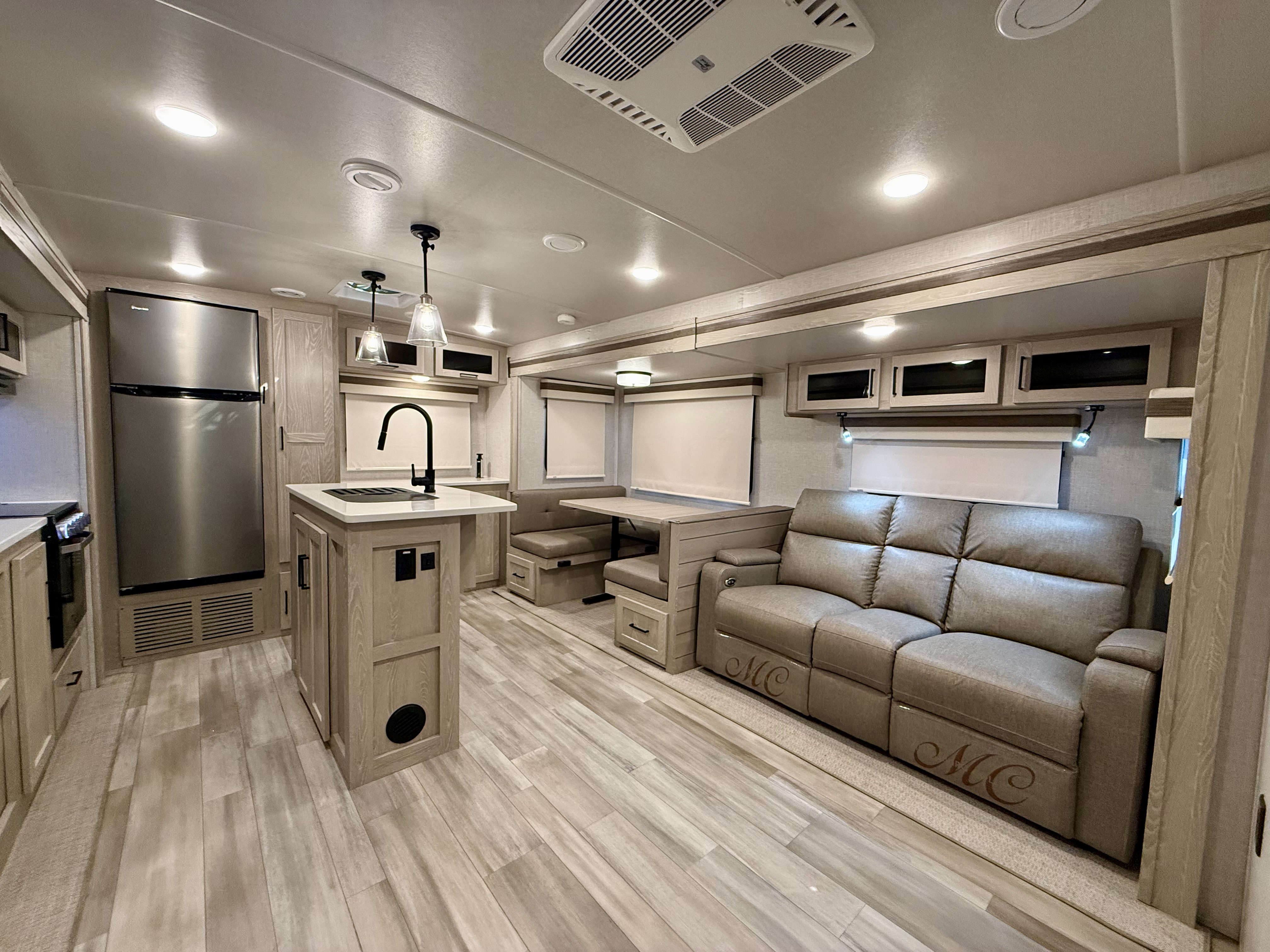 2023 Forest River Rockwood Ultra Lite 2720IK - Image 8